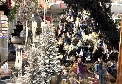 A Floristería Lilas faise co primeiro premio do concurso de escaparatismo de Nadal